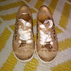 Girls size 11 Michael Kors
